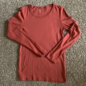Gap long sleeve tee